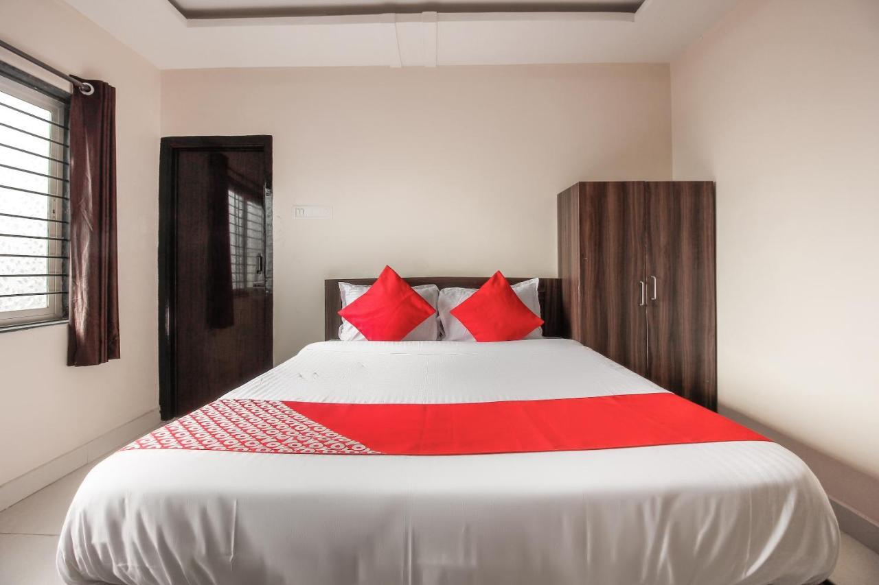 Отель Oyo 66942 Venus Residency Lalaguda Экстерьер фото