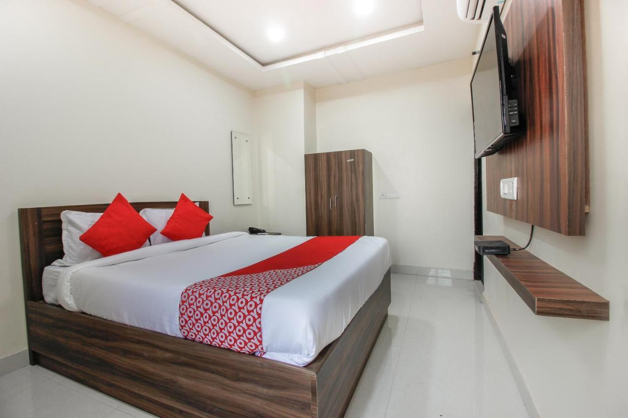 Отель Oyo 66942 Venus Residency Lalaguda Экстерьер фото